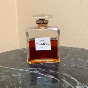 Vintage original CHANEL NO5 1 oz perfume bottle 80% full